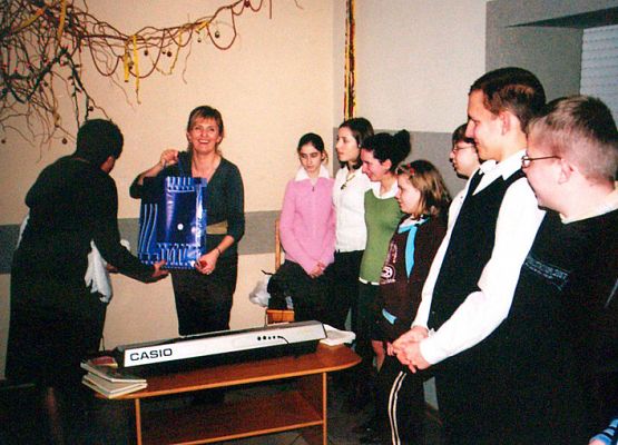 Młodzież z Zespołu Szkół Gospodarki Żywnościowej i Agrobiznesu przybyli z bajkami grafika