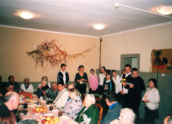 Młodzież z Zespołu Szkół Gospodarki Żywnościowej i Agrobiznesu przybyli z bajkami grafika